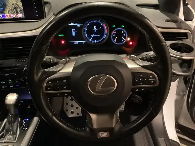 レクサス ＲＸ 200t Fスポーツ 愛知県 2017(平29)年 10.1万km ホワイトノーヴァガラスフレーク メーカーナビ　/バックカメラ　/全方位カメラ　/革シート　/シートヒーター　/ベンチレーション　/ドライブレコーダー　/ＨＵＤ　/ステアリングヒーター　/パワーバックドア　/ビルトインＥＴＣ　/レーダークルーズコントロール　/パドルシフト　/サンルーフ