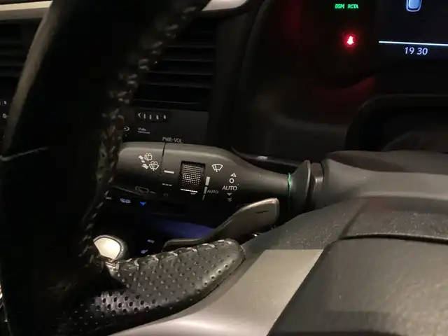 レクサス ＲＸ 200t Fスポーツ 愛知県 2017(平29)年 10.1万km ホワイトノーヴァガラスフレーク メーカーナビ　/バックカメラ　/全方位カメラ　/革シート　/シートヒーター　/ベンチレーション　/ドライブレコーダー　/ＨＵＤ　/ステアリングヒーター　/パワーバックドア　/ビルトインＥＴＣ　/レーダークルーズコントロール　/パドルシフト　/サンルーフ