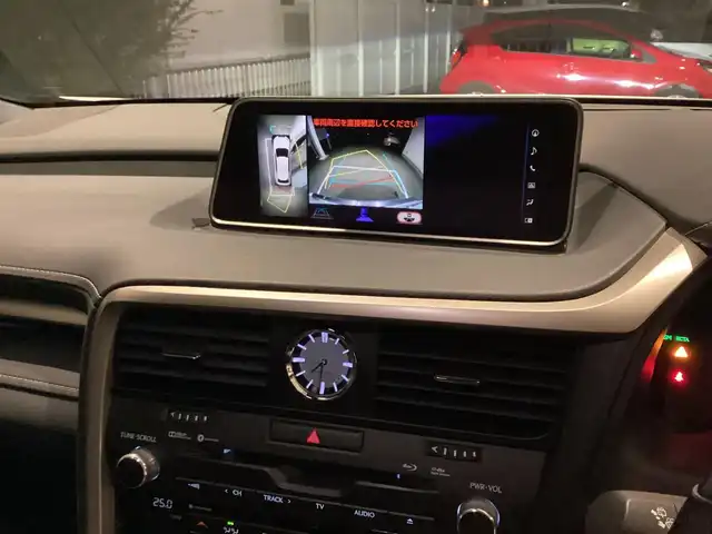 レクサス ＲＸ 200t Fスポーツ 愛知県 2017(平29)年 10.1万km ホワイトノーヴァガラスフレーク メーカーナビ　/バックカメラ　/全方位カメラ　/革シート　/シートヒーター　/ベンチレーション　/ドライブレコーダー　/ＨＵＤ　/ステアリングヒーター　/パワーバックドア　/ビルトインＥＴＣ　/レーダークルーズコントロール　/パドルシフト　/サンルーフ