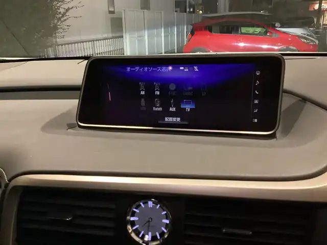 レクサス ＲＸ 200t Fスポーツ 愛知県 2017(平29)年 10.1万km ホワイトノーヴァガラスフレーク メーカーナビ　/バックカメラ　/全方位カメラ　/革シート　/シートヒーター　/ベンチレーション　/ドライブレコーダー　/ＨＵＤ　/ステアリングヒーター　/パワーバックドア　/ビルトインＥＴＣ　/レーダークルーズコントロール　/パドルシフト　/サンルーフ