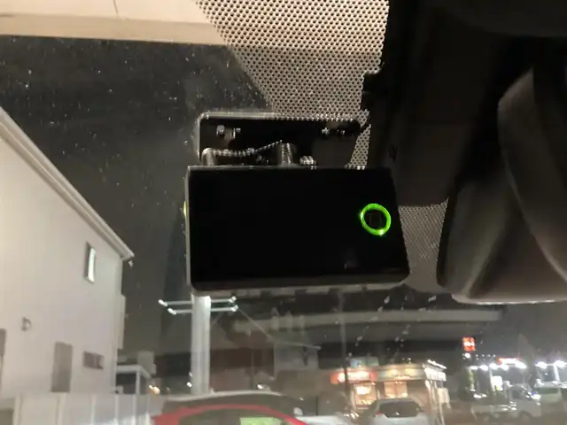 レクサス ＲＸ 200t Fスポーツ 愛知県 2017(平29)年 10.1万km ホワイトノーヴァガラスフレーク メーカーナビ　/バックカメラ　/全方位カメラ　/革シート　/シートヒーター　/ベンチレーション　/ドライブレコーダー　/ＨＵＤ　/ステアリングヒーター　/パワーバックドア　/ビルトインＥＴＣ　/レーダークルーズコントロール　/パドルシフト　/サンルーフ