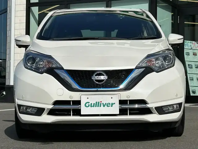 日産 ノート e－パワー メダリスト 愛媛県 2018(平30)年 3.5万km ブリリアントホワイトパール 純正ナビ（Bluetooth/フルセグTV）/アラウンドビューモニター/デジタルインナーミラー/インテリジェントクルーズコントロール/ETC/前方ドライブレコーダー/純正フロアマット/純正アルミホイール/ハーフレザー/前後コーナーセンサー/LEDヘッドライト