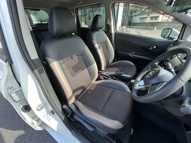 日産 ノート e－パワー メダリスト 愛媛県 2018(平30)年 3.5万km ブリリアントホワイトパール 純正ナビ（Bluetooth/フルセグTV）/アラウンドビューモニター/デジタルインナーミラー/インテリジェントクルーズコントロール/ETC/前方ドライブレコーダー/純正フロアマット/純正アルミホイール/ハーフレザー/前後コーナーセンサー/LEDヘッドライト