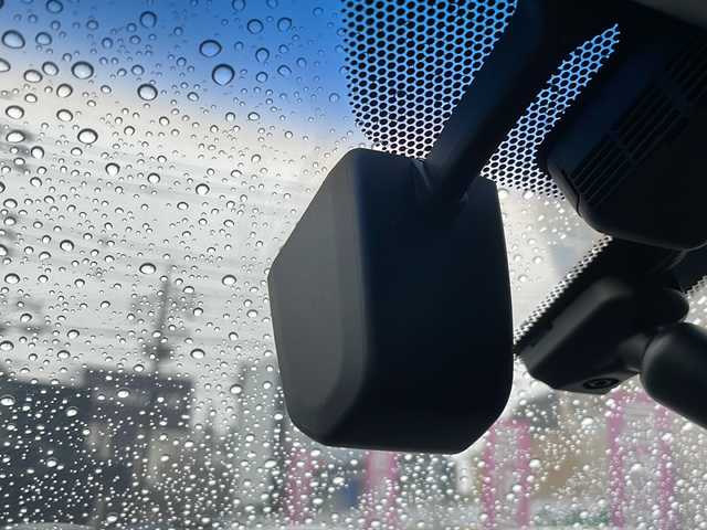 レクサス ＧＳ 300h Fスポーツ 愛知県 2013(平25)年 9万km スターライトブラックガラスフレーク /禁煙車//TRDフロントスポイラー//純正フロントドライブレコーダー//レザーシート//パワーシート//シートメモリー//シートヒーター//シートベンチレーション//ランバーサポート//純正HDDナビ//AM/FM/CD/DVD/SD/BT/USB//AUX/フルセグ//ビルトインETC//AFS//TRC//VSC//クルーズコントロール//LEDオートライト//フロントフォグランプ//ヘッドライトウォッシャー//MTモード付AT//本革巻ステアリング//ステアリングスイッチ//パドルシフト//電動チルトテレスコピック//自動防眩ミラー//オートリトラウィンカーミラー//ドライブモード//EVモード//SNOWモード//電動パーキングブレーキ//ブレーキホールド//電動リヤサンシェード//スマートキー//スペアキー2本//プッシュスタート//純正19インチAW//取扱説明書//ディーラー記録簿H25～H29