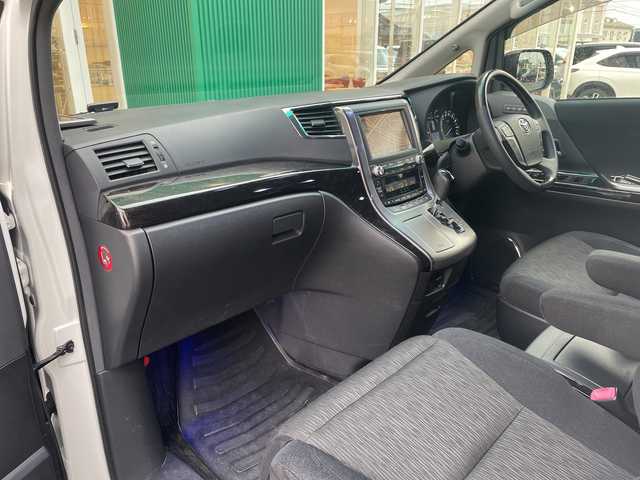 トヨタ ヴェルファイア 2．4Z Gエディション 青森県 2014(平26)年 9.6万km ホワイトパールクリスタルシャイン 4WD/純正メーカーHDDナビ・フルセグTV/CD・DVD・Bluetooth・USB/OPプレミアムサウンド18スピーカー/OPリアエンターテイメントシステム/純正9インチ後席モニター/OPパノラミックビューモニター/前席パワーシート/両側パワースライドドア/パワーバックドア/クルーズコントロール/クリアランスソナー/ワイパーデアイサー/社外ドラレコ一体型デジタルインナーミラー/ビルトインETC/AC100V100W/純正エンジンスターター/HIDヘッドライト/HIDフォグランプ/純正18インチアルミ/モデリスタフロントグリル