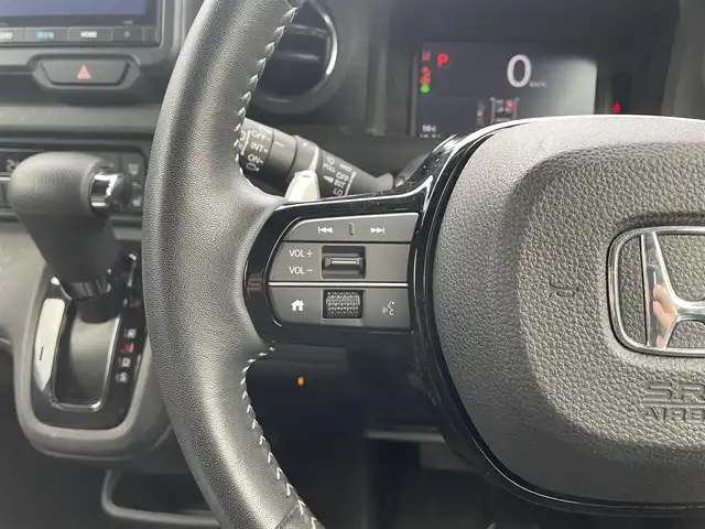 ホンダ Ｎ ＢＯＸ カスタム ターボ コーディネートS 滋賀県 2024(令6)年 0.7万km プラチナホワイトパール 純正9インチナビ/【Bluetooth/USB/フルセグTV】/両側パワースライドドア/フルプライムスムースシート/ホンダセンシング/・衝突軽減ブレーキ/・先行車発進お知らせ機能/・歩行者事故低減ステアリング/・路外逸脱抑制機能/・標識認識機能/・渋滞追従機能付アダプティブクルーズコントロール/・車線維持支援システム/・誤発進抑制機能/・後方誤発進抑制機能/・近距離衝突軽減ブレーキ/・急アクセル抑制機能/・パーキングセンサーシステム/・オートハイビーム/バックカメラ/LEDヘッドライト/前方ドライブレコーダー/ビルトインETC/D/Nシートヒーター/後席ロールサンシェード/パドルシフト/プッシュスタート/スマートキー/ステアリングリモコン