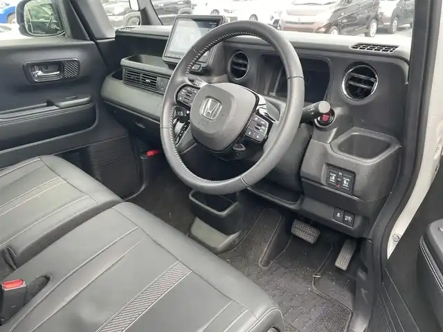 ホンダ Ｎ ＢＯＸ カスタム ターボ コーディネートS 滋賀県 2024(令6)年 0.7万km プラチナホワイトパール 純正9インチナビ/【Bluetooth/USB/フルセグTV】/両側パワースライドドア/フルプライムスムースシート/ホンダセンシング/・衝突軽減ブレーキ/・先行車発進お知らせ機能/・歩行者事故低減ステアリング/・路外逸脱抑制機能/・標識認識機能/・渋滞追従機能付アダプティブクルーズコントロール/・車線維持支援システム/・誤発進抑制機能/・後方誤発進抑制機能/・近距離衝突軽減ブレーキ/・急アクセル抑制機能/・パーキングセンサーシステム/・オートハイビーム/バックカメラ/LEDヘッドライト/前方ドライブレコーダー/ビルトインETC/D/Nシートヒーター/後席ロールサンシェード/パドルシフト/プッシュスタート/スマートキー/ステアリングリモコン