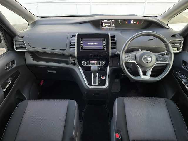 日産 セレナ ハイウェイスター 富山県 2017(平29)年 10.3万km ダイヤモンドブラック (株)IDOMが運営する【じしゃロン富山店】の自社ローン対象車両になります。こちらは現金ご利用時の価格です。自社ローンご希望の方は別途その旨お申付け下さい。/純正フリップダウンモニター/純正ナビ/FM/AM/CD/DVD/フルセグ/SD/Bluetooth/ETC/両側パワースライドドア/衝突軽減アシスト/横滑り防止/クルーズコントロール/８人乗り/プッシュスタート/スマートキー/純正ホイール積み込み/ハロゲンライト