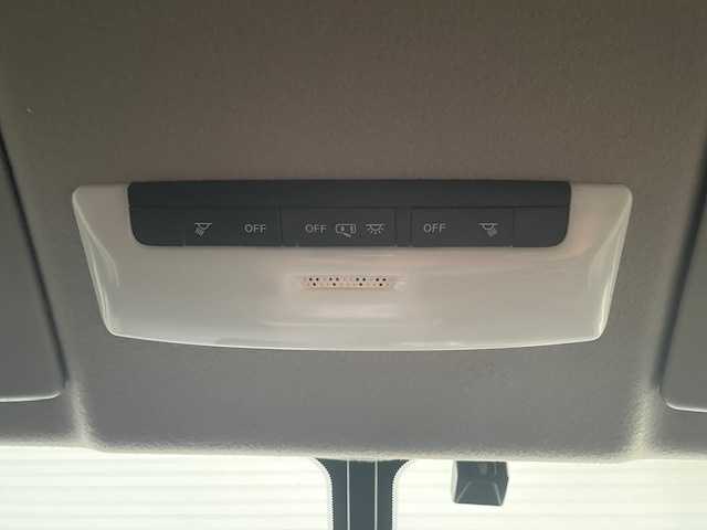 日産 セレナ ハイウェイスター 富山県 2017(平29)年 10.3万km ダイヤモンドブラック (株)IDOMが運営する【じしゃロン富山店】の自社ローン対象車両になります。こちらは現金ご利用時の価格です。自社ローンご希望の方は別途その旨お申付け下さい。/純正フリップダウンモニター/純正ナビ/FM/AM/CD/DVD/フルセグ/SD/Bluetooth/ETC/両側パワースライドドア/衝突軽減アシスト/横滑り防止/クルーズコントロール/８人乗り/プッシュスタート/スマートキー/純正ホイール積み込み/ハロゲンライト