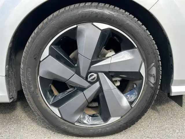 日産 オーラ G 和歌山県 2021(令3)年 5.8万km ブリリアントシルバー BOSEプレミアムサウンド/純正ナビ/フルセグTV/HDMI/デジタルインナーミラー/パノラミックビューモニター/エマージェンシーブレーキ/プロパイロット/レーンキープ/BSW/ハンドル支援/ハーフレザーシート/ドライブレコーダー/ビルトインETC2.0/純正アルミホイール/純正フロアマット/LEDヘッドライト/オートライト