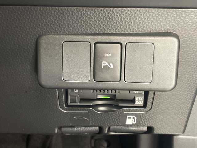 トヨタ ルーミー カスタムG 沖縄県 2023(令5)年 3.1万km パールホワイトⅢ 禁煙車/純正ナビ【NMZK-W73D】/（フルセグTV　CD　DVD　Bluetooth）/バックカメラ/ビルトインETC2.0/電動パーキング/レーダークルーズコントロール/アイドリングストップ/両側パワースライドドア/スマートアシスト/純正フロアマット/LEDヘッドライト/前後コーナーセンサー/ミュージックプレイヤー接続（IPod）/スマートキー/スペアキー/保証書/取扱説明書