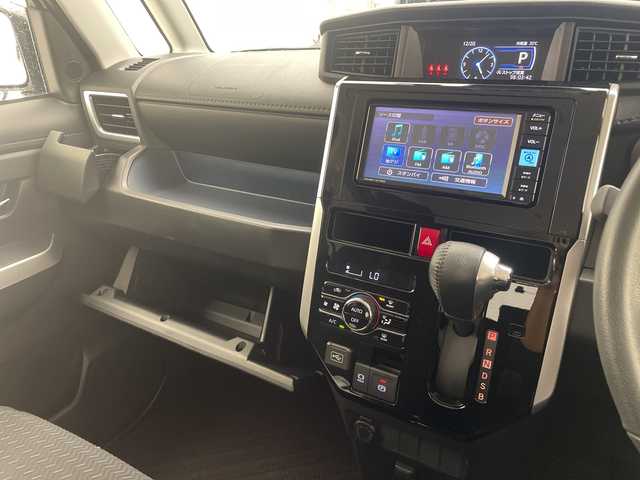 トヨタ ルーミー カスタムG 沖縄県 2023(令5)年 3.1万km パールホワイトⅢ 禁煙車/純正ナビ【NMZK-W73D】/（フルセグTV　CD　DVD　Bluetooth）/バックカメラ/ビルトインETC2.0/電動パーキング/レーダークルーズコントロール/アイドリングストップ/両側パワースライドドア/スマートアシスト/純正フロアマット/LEDヘッドライト/前後コーナーセンサー/ミュージックプレイヤー接続（IPod）/スマートキー/スペアキー/保証書/取扱説明書