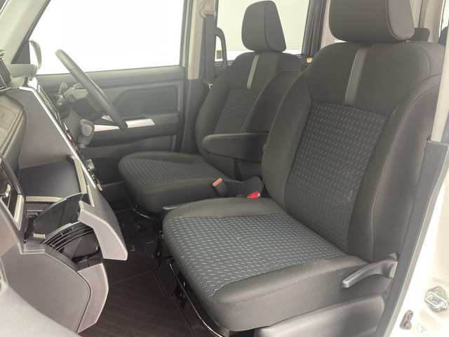 トヨタ ルーミー カスタムG 沖縄県 2023(令5)年 3.1万km パールホワイトⅢ 禁煙車/純正ナビ【NMZK-W73D】/（フルセグTV　CD　DVD　Bluetooth）/バックカメラ/ビルトインETC2.0/電動パーキング/レーダークルーズコントロール/アイドリングストップ/両側パワースライドドア/スマートアシスト/純正フロアマット/LEDヘッドライト/前後コーナーセンサー/ミュージックプレイヤー接続（IPod）/スマートキー/スペアキー/保証書/取扱説明書