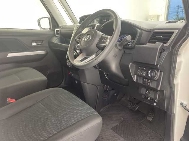 トヨタ ルーミー カスタムG 沖縄県 2023(令5)年 3.1万km パールホワイトⅢ 禁煙車/純正ナビ【NMZK-W73D】/（フルセグTV　CD　DVD　Bluetooth）/バックカメラ/ビルトインETC2.0/電動パーキング/レーダークルーズコントロール/アイドリングストップ/両側パワースライドドア/スマートアシスト/純正フロアマット/LEDヘッドライト/前後コーナーセンサー/ミュージックプレイヤー接続（IPod）/スマートキー/スペアキー/保証書/取扱説明書