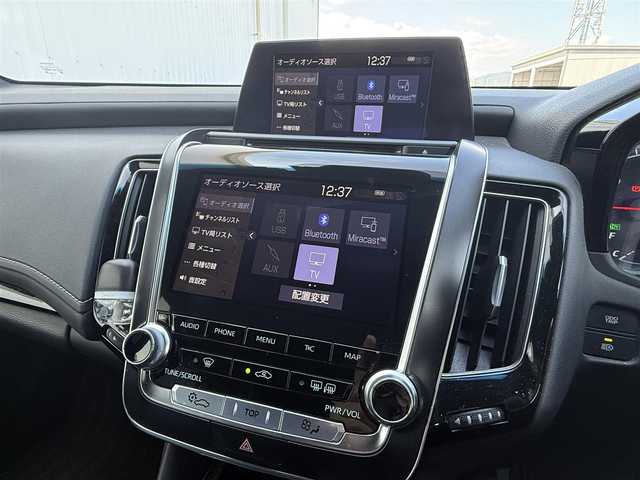 トヨタ クラウン ハイブリッド RS アドバンス 佐賀県 2018(平30)年 12.5万km プレシャスブラックパール トヨタセーフティーセンス/プリクラッシュセーフティー/レーンディパーチャーアラート/レーントレーシングアシスト/クリアランスソナー/レーダークルーズコントロール/レザーシートパッケージ/本革シート/前席シートヒーター/前席シートベンチレーション/ステアリングヒーター/助手席肩口パワーシートスイッチ/合成皮革巻きオーナメント表皮/純正ナビゲーション/AM/FM/Bluetooth/フルセグ/CD/DVD//バックカメラ/純正18インチアルミホイール/純正リアスポイラー/後席スモークフィルム/後席オートサンシェード/スマートキー/スペアキー/パドルシフト/LEDヘッドライト/前方ドライブレコーダー/USB入力端子