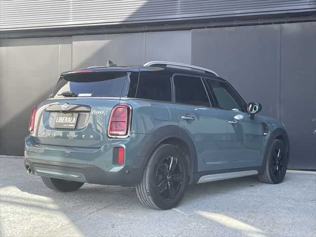 ＭＩＮＩ ＢＭＷ ミニ クロスオーバー クーパー D 和歌山県 2021(令3)年 2.8万km 緑 ACC/インテリジェントセーフティ/純正ナビ/バックカメラ/ドライブレコーダー/コンフォートアクセス/オートテールゲート/LEDヘッドライト/コーナーセンサー/アイドリングストップ/ETC