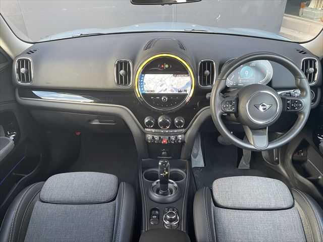 ＭＩＮＩ ＢＭＷ ミニ クロスオーバー クーパー D 和歌山県 2021(令3)年 2.8万km 緑 ACC/インテリジェントセーフティ/純正ナビ/バックカメラ/ドライブレコーダー/コンフォートアクセス/オートテールゲート/LEDヘッドライト/コーナーセンサー/アイドリングストップ/ETC