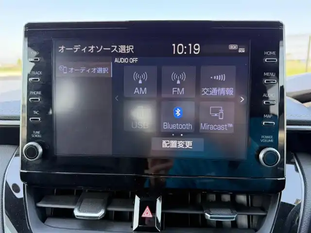 トヨタ カローラツーリング ハイブリッド ダブルバイビー 愛知県 2021(令3)年 6.8万km スパークリングブラックパールクリスタルシャイン 純正ナビ(BT/AM/FM)/フルセグTV/バックカメラ/ビルトインETC2.0/レーダークルーズコントロール/インテリジェントクリアランスソナー/セーフティセンス/・プリクラッシュセーフティ/・レーントレーシングアシスト/・オートマチックハイビーム/・ロードサインアシスト/丸型1灯式LEDヘッドランプ/オートライト/オートエアコン/本革巻きステアリング/合皮/レザテックコンビスポーティシート/スマック17インチアルミホイール/スマートエントリー/スタートシステム