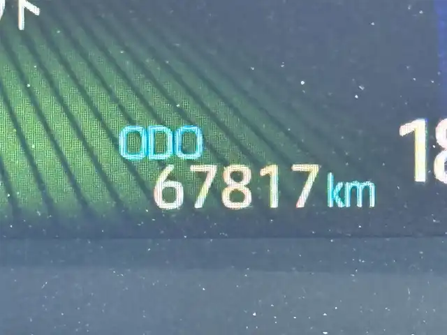 トヨタ カローラツーリング ハイブリッド ダブルバイビー 愛知県 2021(令3)年 6.8万km スパークリングブラックパールクリスタルシャイン 純正ナビ(BT/AM/FM)/フルセグTV/バックカメラ/ビルトインETC2.0/レーダークルーズコントロール/インテリジェントクリアランスソナー/セーフティセンス/・プリクラッシュセーフティ/・レーントレーシングアシスト/・オートマチックハイビーム/・ロードサインアシスト/丸型1灯式LEDヘッドランプ/オートライト/オートエアコン/本革巻きステアリング/合皮/レザテックコンビスポーティシート/スマック17インチアルミホイール/スマートエントリー/スタートシステム