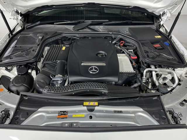 メルセデス・ベンツ Ｃ１８０ アバンギャルド AMGライン 福岡県 2014(平26)年 9.5万km ポーラホワイト DTR＋ステアリングアシスト/(追従クルーズコントロール相当)/レーンキープアシスト/前後コーナーセンサー/ブラインドスポットモニター/バックカメラ/LEDヘッドライト/横滑り防止/衝突軽減ブレーキ/スマートキー/シートヒーター/オートライト/Wエアバッグ/カーテンエアバッグ/アイドリングストップ/ドライブレコーダー/ETC/メモリー付パワーシート