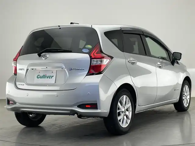 日産 ノート e－パワー メダリスト 愛知県 2020(令2)年 2.1万km ブリリアントシルバー 社外メモリナビ　Ｂｌｕｅｔｏｏｔｈ　ラジオ　全方位カメラ　デジタルインナーミラー　エマージェンシーブレーキ　衝突軽減　車線逸脱　追従クルコン　コーナーセンサー　ＬＥＤオートライト　ハーフレザー　禁煙車