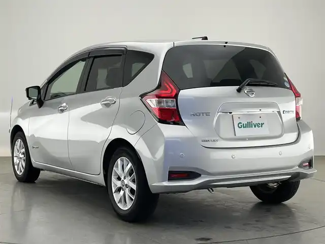 日産 ノート e－パワー メダリスト 愛知県 2020(令2)年 2.1万km ブリリアントシルバー 社外メモリナビ　Ｂｌｕｅｔｏｏｔｈ　ラジオ　全方位カメラ　デジタルインナーミラー　エマージェンシーブレーキ　衝突軽減　車線逸脱　追従クルコン　コーナーセンサー　ＬＥＤオートライト　ハーフレザー　禁煙車