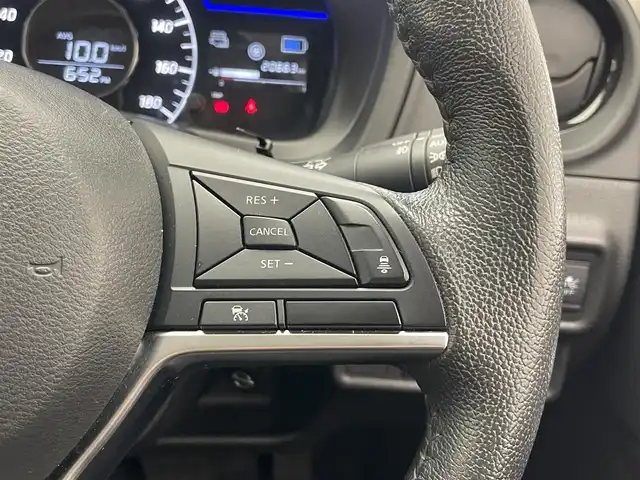 日産 ノート e－パワー メダリスト 愛知県 2020(令2)年 2.1万km ブリリアントシルバー 社外メモリナビ　Ｂｌｕｅｔｏｏｔｈ　ラジオ　全方位カメラ　デジタルインナーミラー　エマージェンシーブレーキ　衝突軽減　車線逸脱　追従クルコン　コーナーセンサー　ＬＥＤオートライト　ハーフレザー　禁煙車