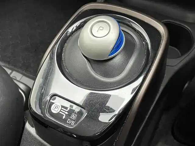 日産 ノート e－パワー メダリスト 愛知県 2020(令2)年 2.1万km ブリリアントシルバー 社外メモリナビ　Ｂｌｕｅｔｏｏｔｈ　ラジオ　全方位カメラ　デジタルインナーミラー　エマージェンシーブレーキ　衝突軽減　車線逸脱　追従クルコン　コーナーセンサー　ＬＥＤオートライト　ハーフレザー　禁煙車