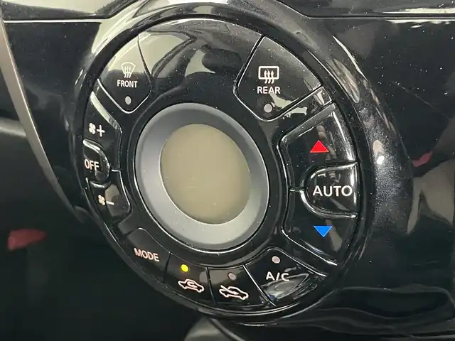 日産 ノート e－パワー メダリスト 愛知県 2020(令2)年 2.1万km ブリリアントシルバー 社外メモリナビ　Ｂｌｕｅｔｏｏｔｈ　ラジオ　全方位カメラ　デジタルインナーミラー　エマージェンシーブレーキ　衝突軽減　車線逸脱　追従クルコン　コーナーセンサー　ＬＥＤオートライト　ハーフレザー　禁煙車