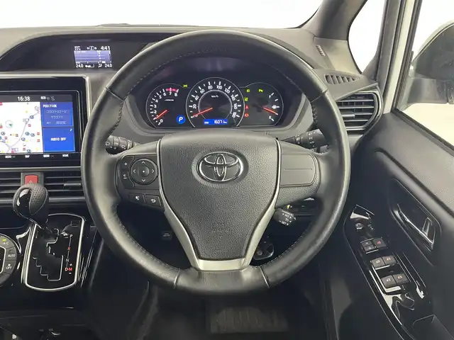 トヨタ ノア Si ダブルバイビーⅡ 埼玉県 2020(令2)年 1.6万km ホワイトパールクリスタルシャイン 純正９インチナビ　フリップダウンモニター　バックカメラ　両側パワースライドドア　ビルトインＥＴＣ　クルーズコントロール　アルミホイール　ＬＥＤライト　スマートキー　Ｂｌｕｅｔｏｏｔｈ　地デジＴＶ