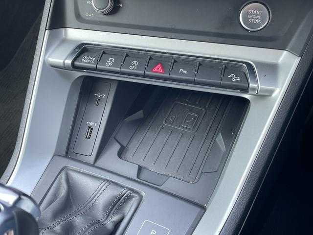 アウディ Ｑ３ 35TDIクワトロ アドバンスド 埼玉県 2020(令2)年 4.9万km グレーＭ 黒革　/シートヒーター　/パノラマサンルーフ　/アラウンドビューカメラ　/バーチャルコクピット　/ドラレコ　/ＥＴＣ