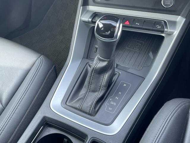 アウディ Ｑ３ 35TDIクワトロ アドバンスド 埼玉県 2020(令2)年 4.9万km グレーＭ 黒革　/シートヒーター　/パノラマサンルーフ　/アラウンドビューカメラ　/バーチャルコクピット　/ドラレコ　/ＥＴＣ