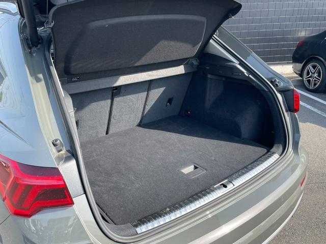 アウディ Ｑ３ 35TDIクワトロ アドバンスド 埼玉県 2020(令2)年 4.9万km グレーＭ 黒革　/シートヒーター　/パノラマサンルーフ　/アラウンドビューカメラ　/バーチャルコクピット　/ドラレコ　/ＥＴＣ