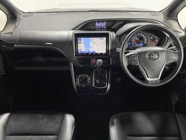 トヨタ ヴォクシー ZS 煌Ⅲ 広島県 2021(令3)年 4.2万km ブラック 純正9型ナビ/純正フリップダウンモニター/両側パワースライドドア/バックカメラ/クルーズコントロール/クリアランスソナー/セーフティセンス/・プリクラッシュセーフティ/・レーンディパーチャーアラート/・オートマチックハイビーム/LEDヘッドランプ/純正16インチAW/ETC/ドライブレコーダー