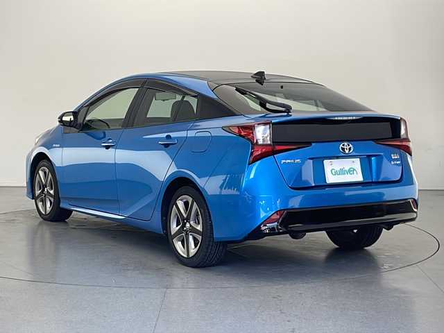 トヨタ プリウス S ツーリングセレクション 長野県 2019(平31)年 6.8万km ブルーM ４WD/寒冷地仕様/純正SDナビ（CD/DVD/SD/Bluetooth//フルセグTV/AM/FM）/トヨタセーフティセンス/・プリクラッシュセーフティ/・レーダークルーズコントロール/・レーンキープアシスト/・オートハイビーム/・クリアランスソナー/純正前方ドライブレコーダー/バックカメラ/デジタルインナーミラー/ビルトインETC/レザーシート/前席シートヒーター/LEDヘッドライト/フォグライト/オートライト/カーボン調ルーフフィルム/純正17インチAW/プッシュスタート/スマートキー/純正フロアマット