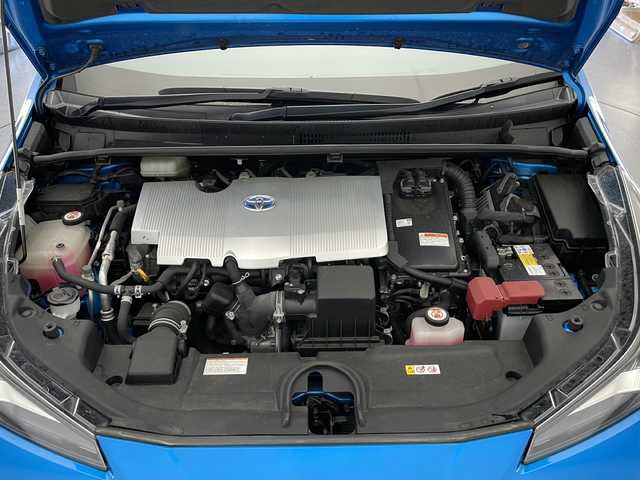 トヨタ プリウス S ツーリングセレクション 長野県 2019(平31)年 6.8万km ブルーM ４WD/寒冷地仕様/純正SDナビ（CD/DVD/SD/Bluetooth//フルセグTV/AM/FM）/トヨタセーフティセンス/・プリクラッシュセーフティ/・レーダークルーズコントロール/・レーンキープアシスト/・オートハイビーム/・クリアランスソナー/純正前方ドライブレコーダー/バックカメラ/デジタルインナーミラー/ビルトインETC/レザーシート/前席シートヒーター/LEDヘッドライト/フォグライト/オートライト/カーボン調ルーフフィルム/純正17インチAW/プッシュスタート/スマートキー/純正フロアマット