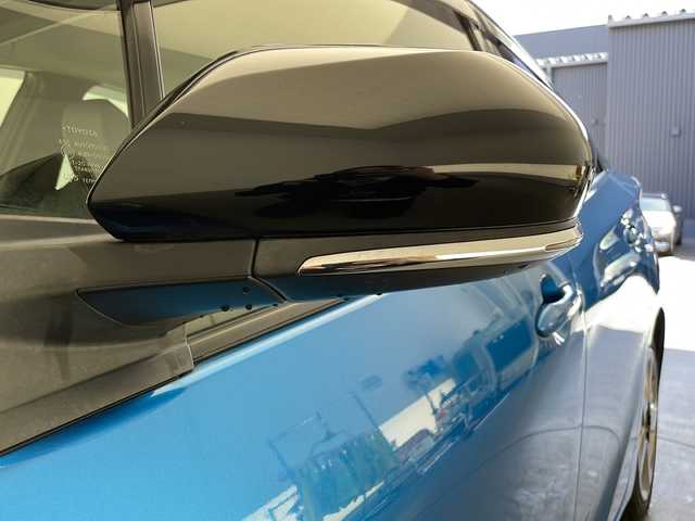 トヨタ プリウス S ツーリングセレクション 長野県 2019(平31)年 6.8万km ブルーM ４WD/寒冷地仕様/純正SDナビ（CD/DVD/SD/Bluetooth//フルセグTV/AM/FM）/トヨタセーフティセンス/・プリクラッシュセーフティ/・レーダークルーズコントロール/・レーンキープアシスト/・オートハイビーム/・クリアランスソナー/純正前方ドライブレコーダー/バックカメラ/デジタルインナーミラー/ビルトインETC/レザーシート/前席シートヒーター/LEDヘッドライト/フォグライト/オートライト/カーボン調ルーフフィルム/純正17インチAW/プッシュスタート/スマートキー/純正フロアマット