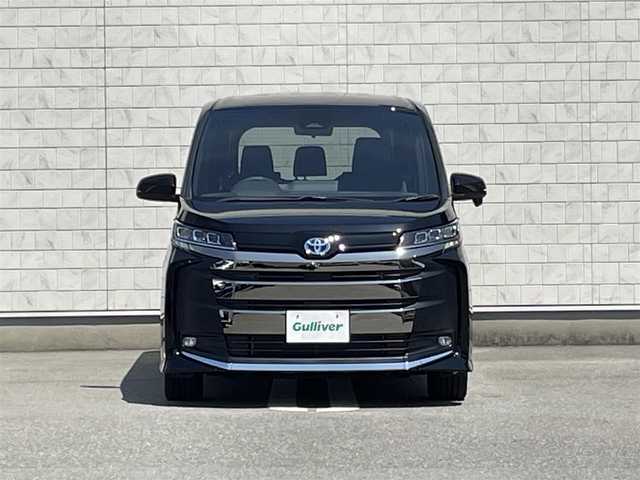 トヨタ ノア ハイブリッド S－Z 福岡県 2025(令7)年 0.1万km未満 アティチュードブラックマイカ 純正10.5型ディスプレイオーディオ＋（ナビ/CD/DVD/フルセグ/BT)トヨタセーフティセンスバックカメラ両側パワースライドドアレーダークルーズコントロールデジタルインナーミラーBSMLEDヘッドライトオートライトハーフレザーシート前席シートヒーターETC2.0
