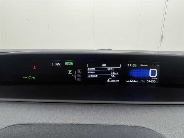 トヨタ プリウス SセーフティプラスⅡ 茨城県 2021(令3)年 5.8万km プラチナホワイトパールマイカ 純正ディスプレイオーディオ/・ナビキット(機能)有り/モデリスタエアロ/フルセグ再生可/CarPlay/ブラインドスポットモニター/バックカメラ/クリアランスソナー（前後）/純正アルミホイール/社外フロアマット/LEDヘッドライト/スペアキー有り/ビルトインETC/社外ドライブレコーダー［ZDR-035］