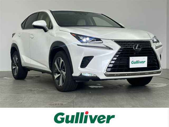 レクサス ＮＸ 300 バージョンL 愛知県 2017(平29)年 4.4万km ソニッククォーツ サンルーフ/レザーシート/後席電動リクライニングシート/純正10型メモリナビ/（CD/DVD/SD/フルセグTV/SD)/バックカメラ/前席シートベンチレーション/全席シートヒーター/全席パワーシート/ステアリングヒーター/ETC/ドライブレコーダー/レクサスセーフティシステム/・レーンキープアシスト/・プリクラッシュセーフティ/・クリアランスソナー/・パーキングサポートブレーキ/・ブラインドスポットモニター/・レーダークルーズコントロール/純正LEDヘッドライト/純正フロアマット/純正18インチAW