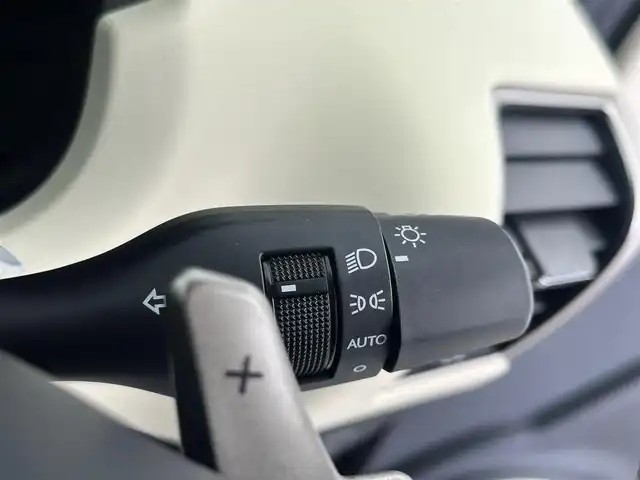 レクサス ＮＸ 300 バージョンL 愛知県 2017(平29)年 4.4万km ソニッククォーツ サンルーフ/レザーシート/後席電動リクライニングシート/純正10型メモリナビ/（CD/DVD/SD/フルセグTV/SD)/バックカメラ/前席シートベンチレーション/全席シートヒーター/全席パワーシート/ステアリングヒーター/ETC/ドライブレコーダー/レクサスセーフティシステム/・レーンキープアシスト/・プリクラッシュセーフティ/・クリアランスソナー/・パーキングサポートブレーキ/・ブラインドスポットモニター/・レーダークルーズコントロール/純正LEDヘッドライト/純正フロアマット/純正18インチAW