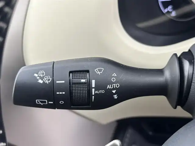 レクサス ＮＸ 300 バージョンL 愛知県 2017(平29)年 4.4万km ソニッククォーツ サンルーフ/レザーシート/後席電動リクライニングシート/純正10型メモリナビ/（CD/DVD/SD/フルセグTV/SD)/バックカメラ/前席シートベンチレーション/全席シートヒーター/全席パワーシート/ステアリングヒーター/ETC/ドライブレコーダー/レクサスセーフティシステム/・レーンキープアシスト/・プリクラッシュセーフティ/・クリアランスソナー/・パーキングサポートブレーキ/・ブラインドスポットモニター/・レーダークルーズコントロール/純正LEDヘッドライト/純正フロアマット/純正18インチAW