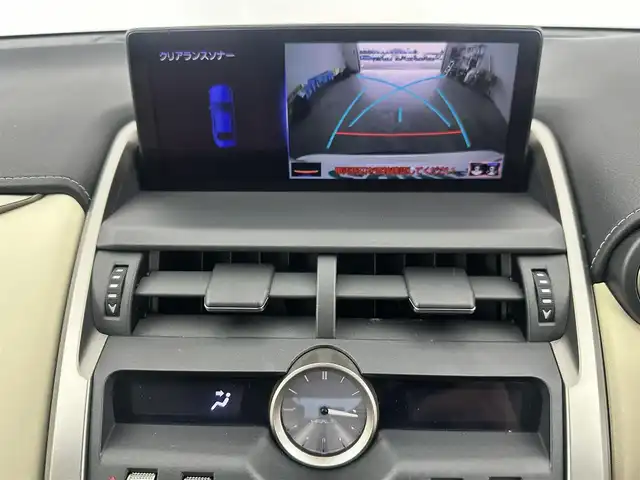 レクサス ＮＸ 300 バージョンL 愛知県 2017(平29)年 4.4万km ソニッククォーツ サンルーフ/レザーシート/後席電動リクライニングシート/純正10型メモリナビ/（CD/DVD/SD/フルセグTV/SD)/バックカメラ/前席シートベンチレーション/全席シートヒーター/全席パワーシート/ステアリングヒーター/ETC/ドライブレコーダー/レクサスセーフティシステム/・レーンキープアシスト/・プリクラッシュセーフティ/・クリアランスソナー/・パーキングサポートブレーキ/・ブラインドスポットモニター/・レーダークルーズコントロール/純正LEDヘッドライト/純正フロアマット/純正18インチAW