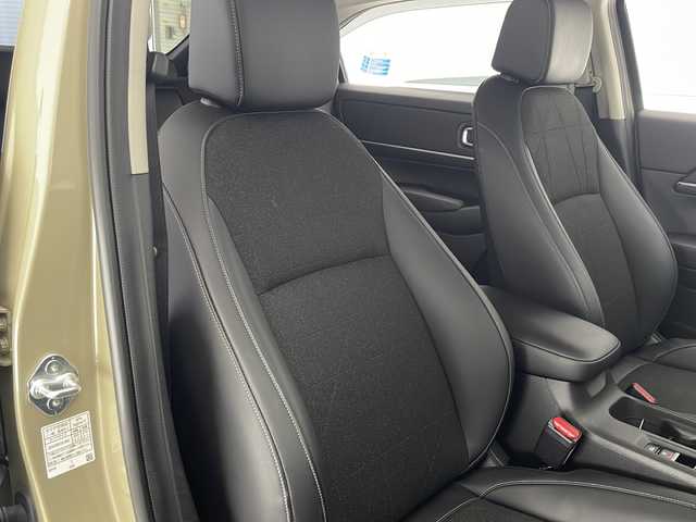 ホンダ ヴェゼル ハイブリッド e:HEV Z 宮崎県 2021(令3)年 3.6万km サンドカーキパール 禁煙車/ホンダセンシング/純正8型ナビTV/（VXM-215VFEi/CD/DVD/Bluetooth/フルセグTV)/純正バックカメラ/純正ドライブレコーダー/純正ETC/純正エアロ/純正18インチアルミ/純正LEDオートライト/純正LEDフォグ/純正フロアマット/アダプティブクルーズコントロール/レーンディパーチャーアラート/オートマチックハイビーム/ブラインドスポットモニター/ダウンヒルアシストコントロール/クリアランスソナー/電子パーキング/オートホールド/パワーバックドア/デュアルオートエアコン/前席シートヒーター/ステアリングヒーター/スマートキー/プッシュエンジンスタート/新車時保証書/取扱い説明書