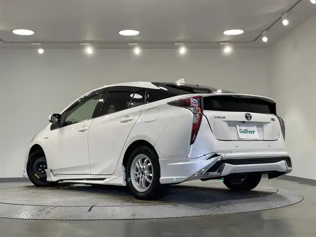 トヨタ プリウス Sセーフティプラス 愛知県 2018(平30)年 6.6万km ホワイトパールクリスタルシャイン 純正９インチナビ（NSZT-Y66T）/（Bluetooth/フルセグTV/SD/FM/AM/CD・DVD再生）/モデリスタエアロ　/トヨタセーフティセンス　/　　-プリクラッシュセーフティ/　　-レーンディパーチャーアラート/　　-レーダークルーズコントロール　/　　-オートマチックハイビーム/パーキングアシスト　/ビルトインＥＴＣ　/ＬＥＤヘッドライト/LEDフォグランプ　/バックカメラ　/クリアランスソナー　/横滑り防止/純正フロアマット　
