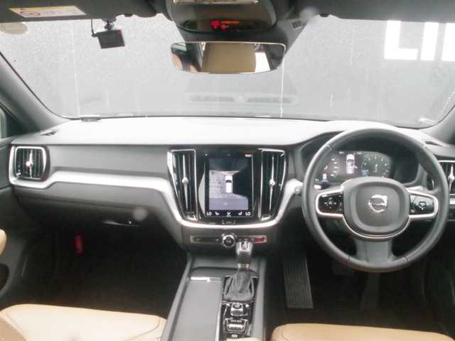 ボルボ Ｖ６０ クロスカントリー T5 AWD 岩手県 2019(令1)年 4.1万km オニキスブラックP レザーパッケージ/インテリセーフ /BLIS/LKA/CTA/ACC/純正ナビ/フルセグTV/全方位カメラ/パークアシスト/ブラウンレザー/パワーシート/シートヒーター/パワーテールゲート/ETC/ドラレコ