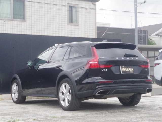 ボルボ Ｖ６０ クロスカントリー T5 AWD 岩手県 2019(令1)年 4.1万km オニキスブラックP レザーパッケージ/インテリセーフ /BLIS/LKA/CTA/ACC/純正ナビ/フルセグTV/全方位カメラ/パークアシスト/ブラウンレザー/パワーシート/シートヒーター/パワーテールゲート/ETC/ドラレコ