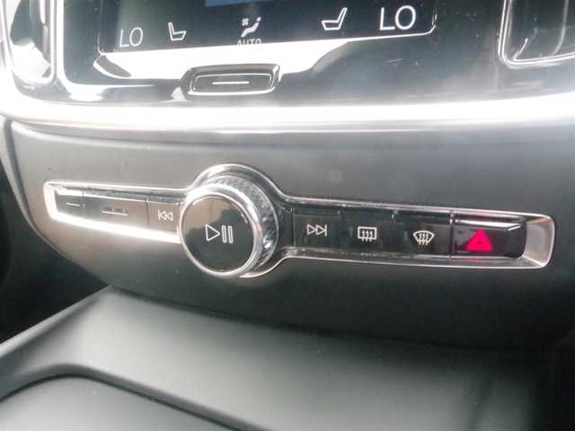 ボルボ Ｖ６０ クロスカントリー T5 AWD 岩手県 2019(令1)年 4.1万km オニキスブラックP レザーパッケージ/インテリセーフ /BLIS/LKA/CTA/ACC/純正ナビ/フルセグTV/全方位カメラ/パークアシスト/ブラウンレザー/パワーシート/シートヒーター/パワーテールゲート/ETC/ドラレコ
