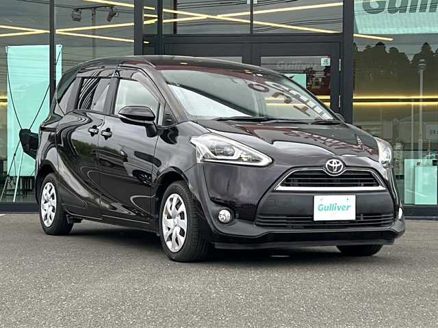 トヨタ シエンタ 鹿児島県 2018(平30)年 2.7万km クールボルドーガラスフレーク プッシュスタートボタン/電動格納ミラー/純正オーディオ/Bluetooth/CD/純正ナビ（NSZT-W66T）/レーンアシスト/衝突被害軽減システム/オートライト/オートハイビーム/パワーウィンドウ/ETC/三列シート/ハーフレザー/フルセグ/バックカメラ