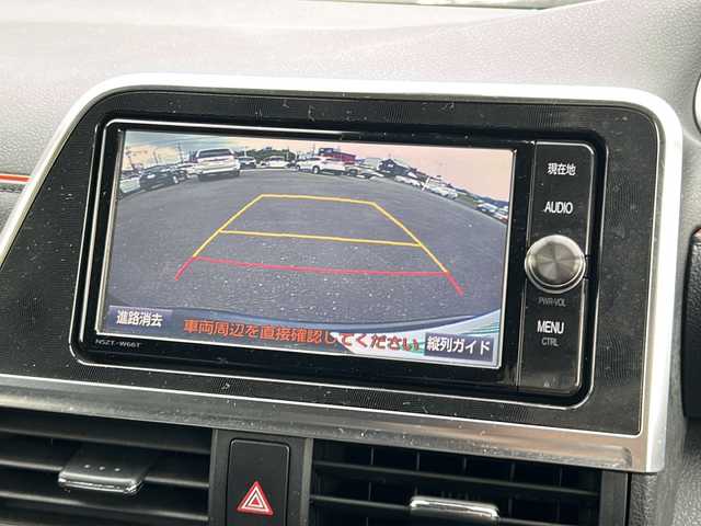 トヨタ シエンタ 鹿児島県 2018(平30)年 2.7万km クールボルドーガラスフレーク プッシュスタートボタン/電動格納ミラー/純正オーディオ/Bluetooth/CD/純正ナビ（NSZT-W66T）/レーンアシスト/衝突被害軽減システム/オートライト/オートハイビーム/パワーウィンドウ/ETC/三列シート/ハーフレザー/フルセグ/バックカメラ